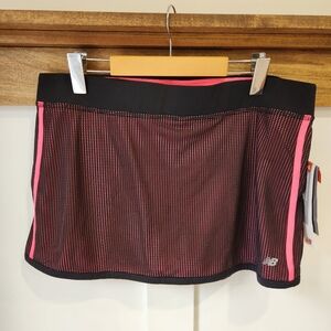 NWT New Balance Tennis Athletic Skorts Womens Large Lined Pink Black Mesh